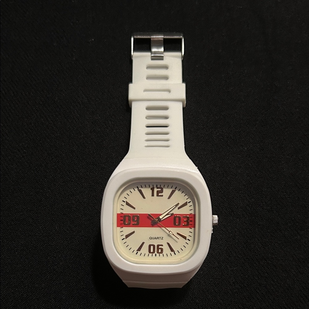 Modern White and Red Quartz Watch